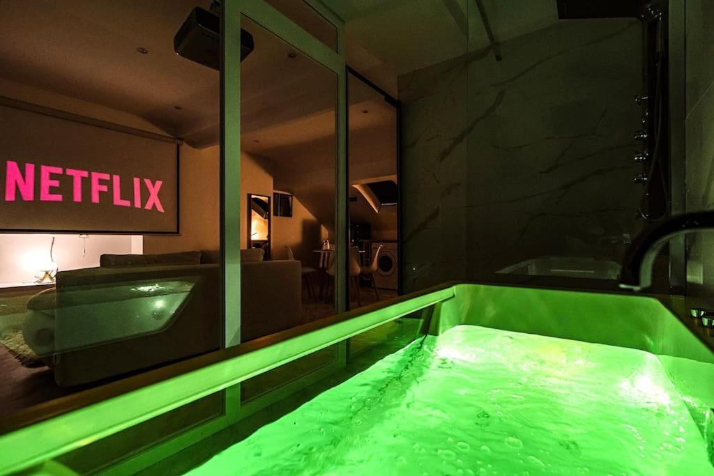Oasis Chic - Spa Prive & Cinema Reims Luaran gambar
