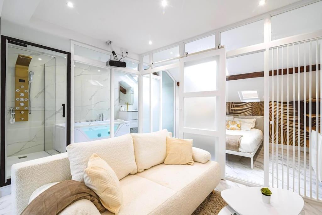 Oasis Chic - Spa Prive & Cinema Reims Luaran gambar